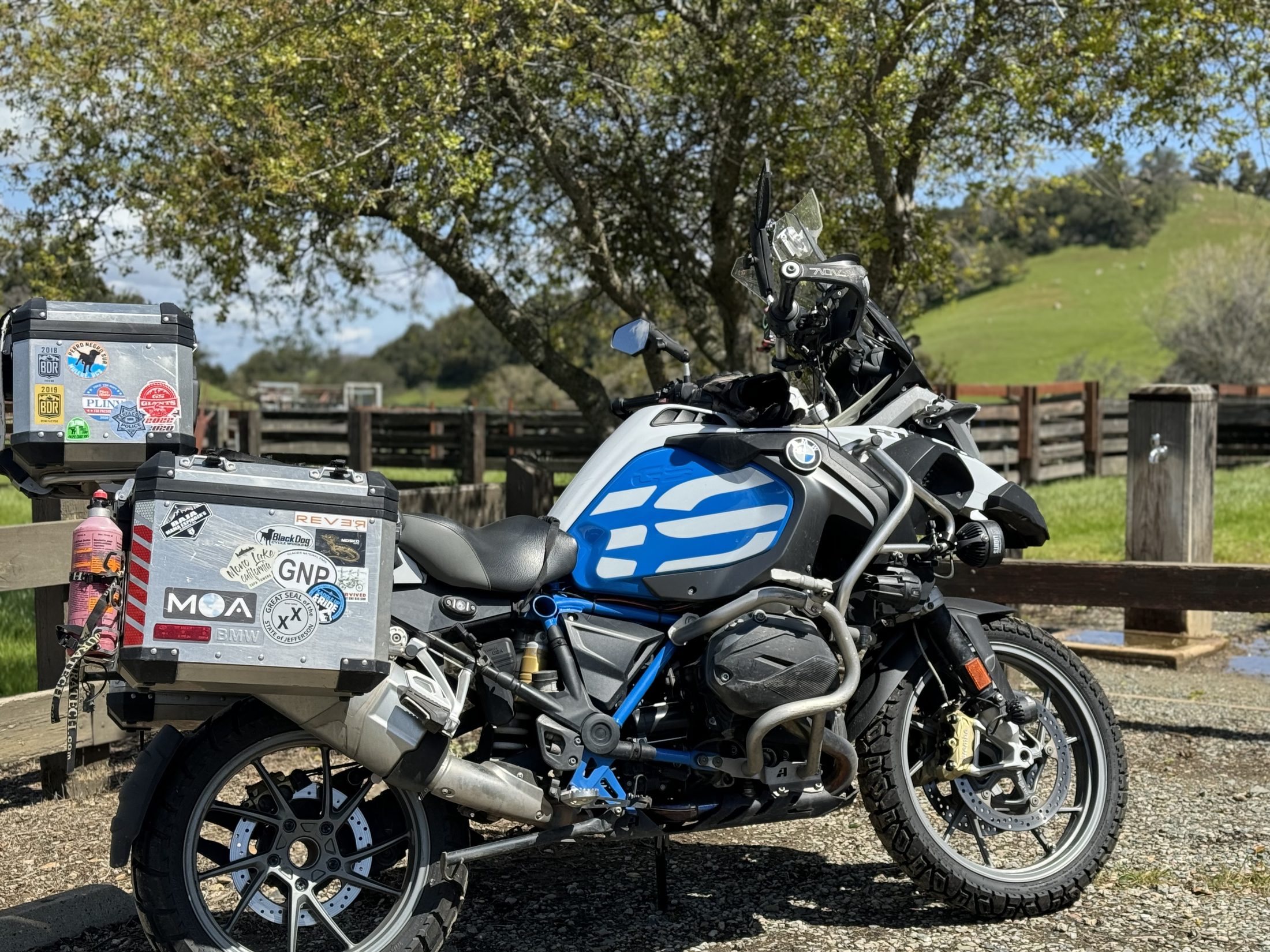 2018 BMW R1200 GS Adventure in Cordoba Blue Metallic with side panniers and topcase